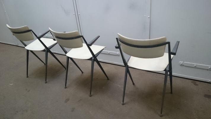 White chairs by pyramid Wim Rietveld for Ahrend de Cirkel, 1964, set of 3