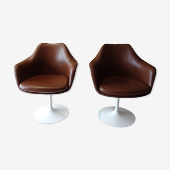 Pair of swivel chairs by Eero Saarinen for Knoll