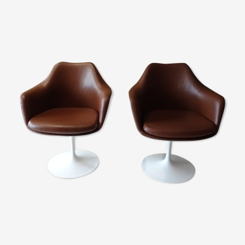 Paire de fauteuils pivotants par Eero Saarinen pour Knoll