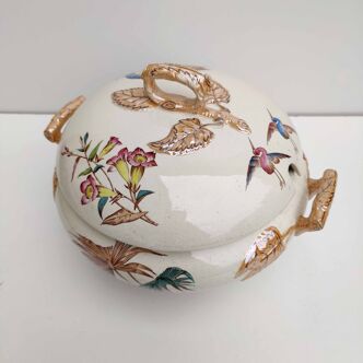 Porcelain soup tureen with heron and bamboo decor