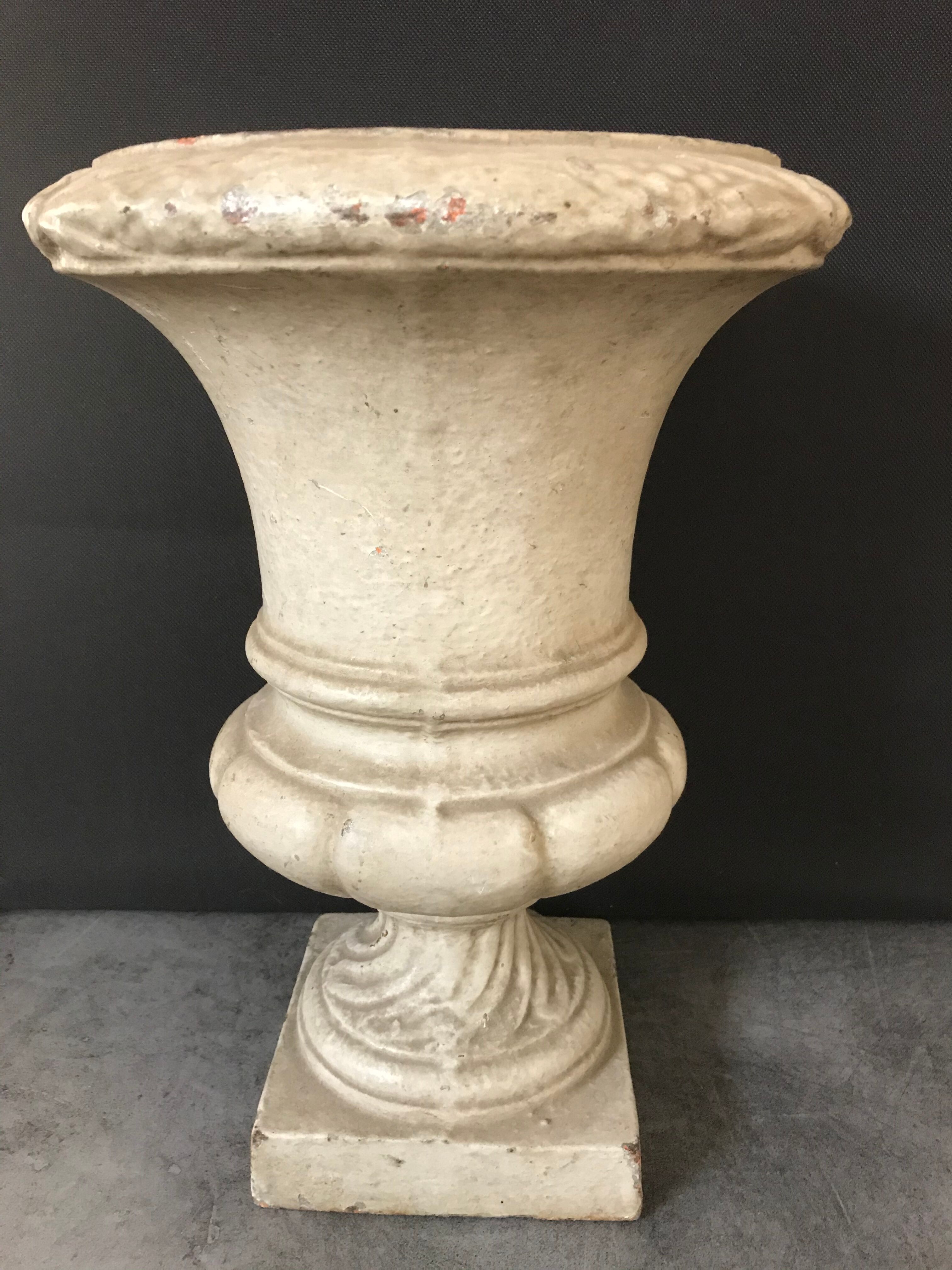 Old Médicis vase