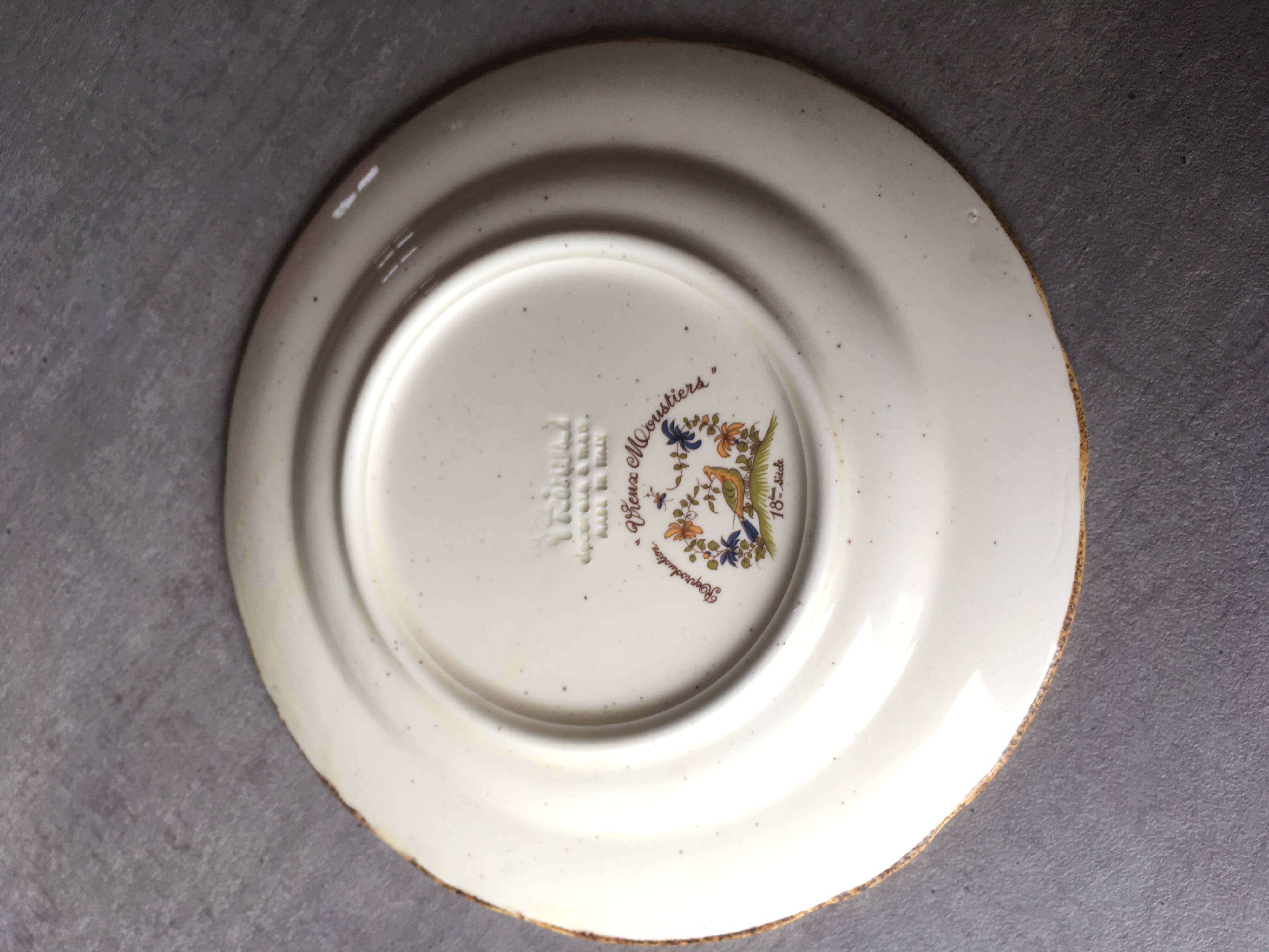 Assiettes reproduction Vieux Moustiers 18e siècle Primula