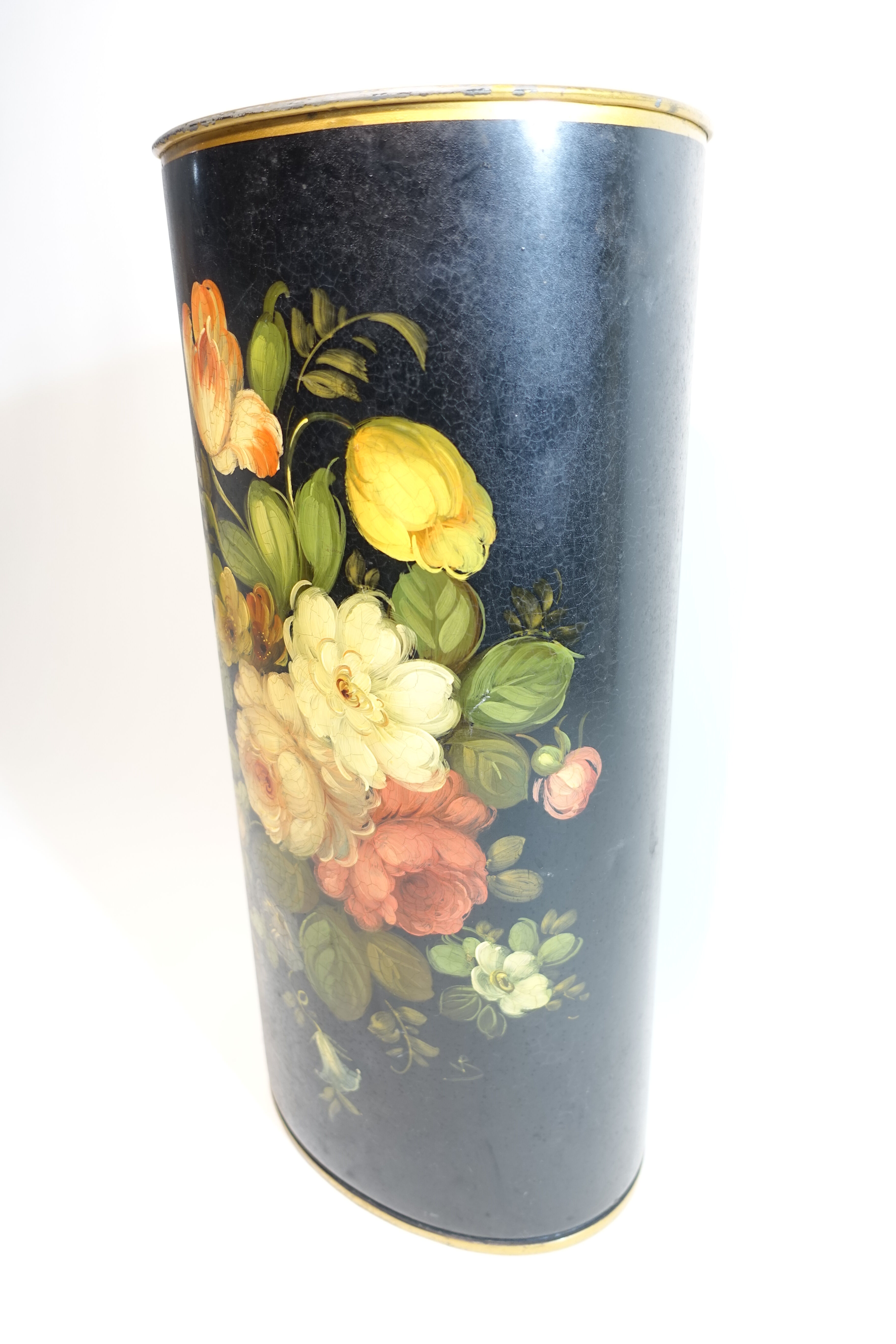 Umbrella door in painted sheet metal decorated with flowers style Napoleon III