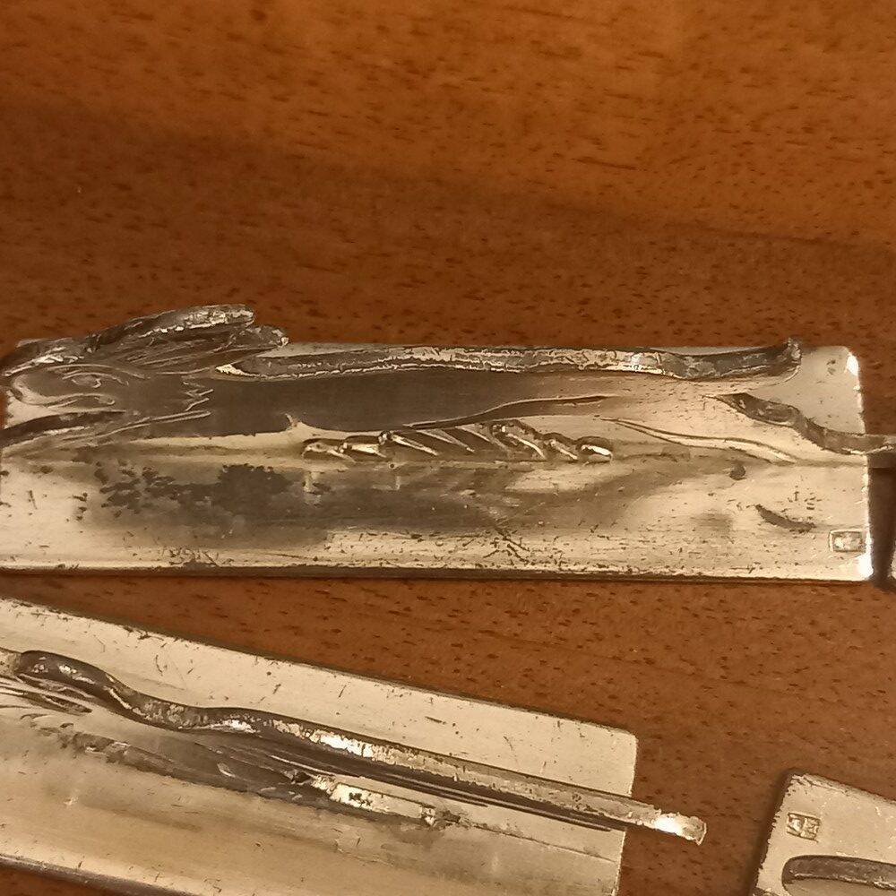 21 animal knife holders