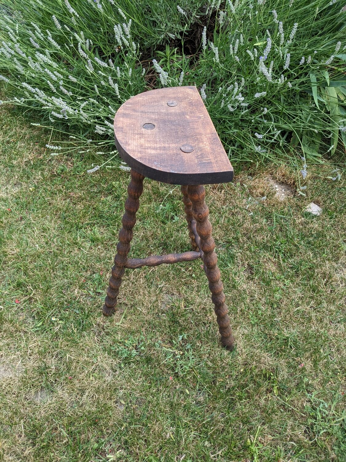 tripod stool
