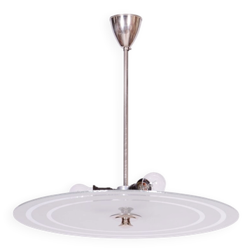 Pendentif Bauhaus tchèque en acier chromé et verre opale, années 1930