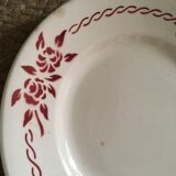 Red and green old flat plates