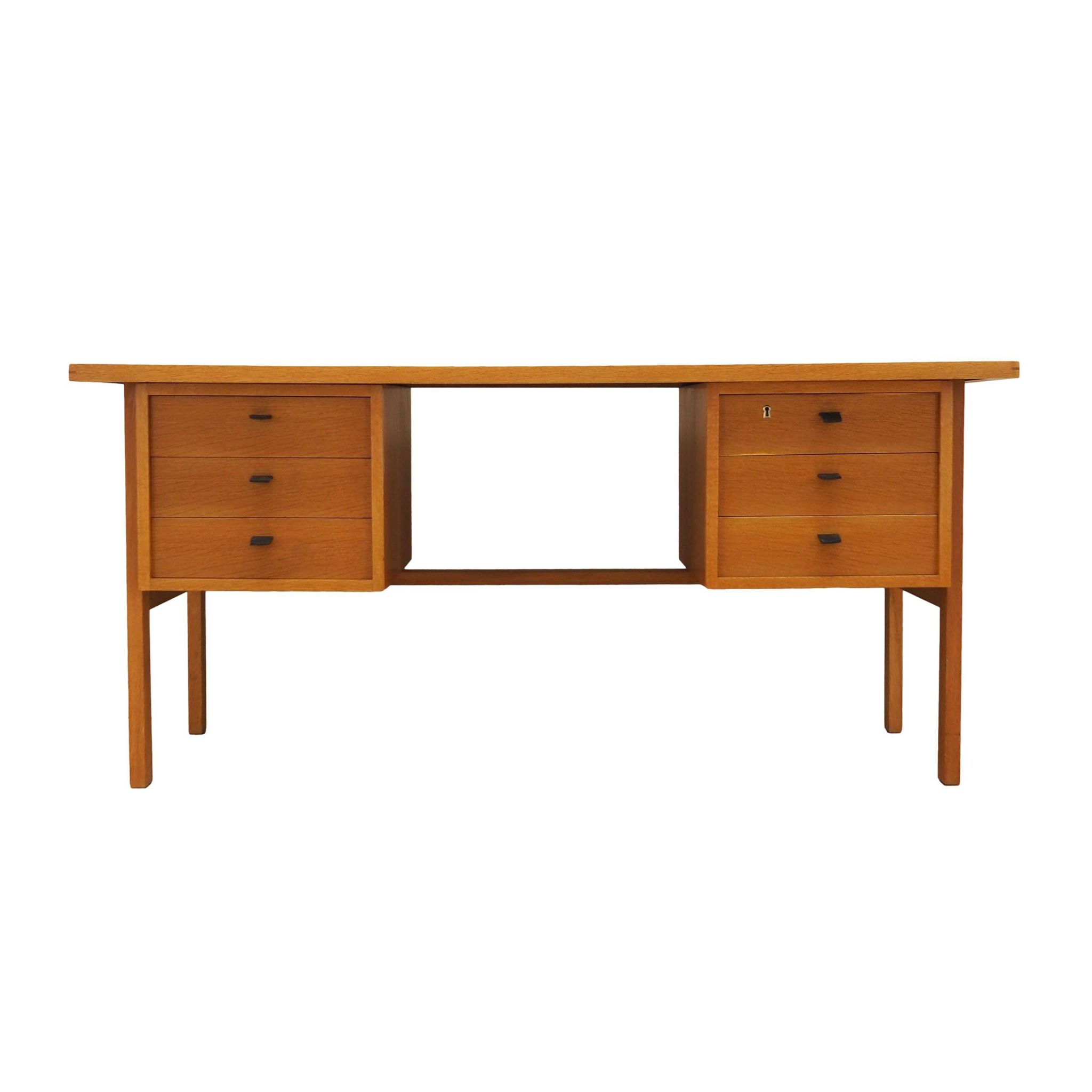 Bureau en frêne, design danois, années 1960, designer : Svend Age Madsen