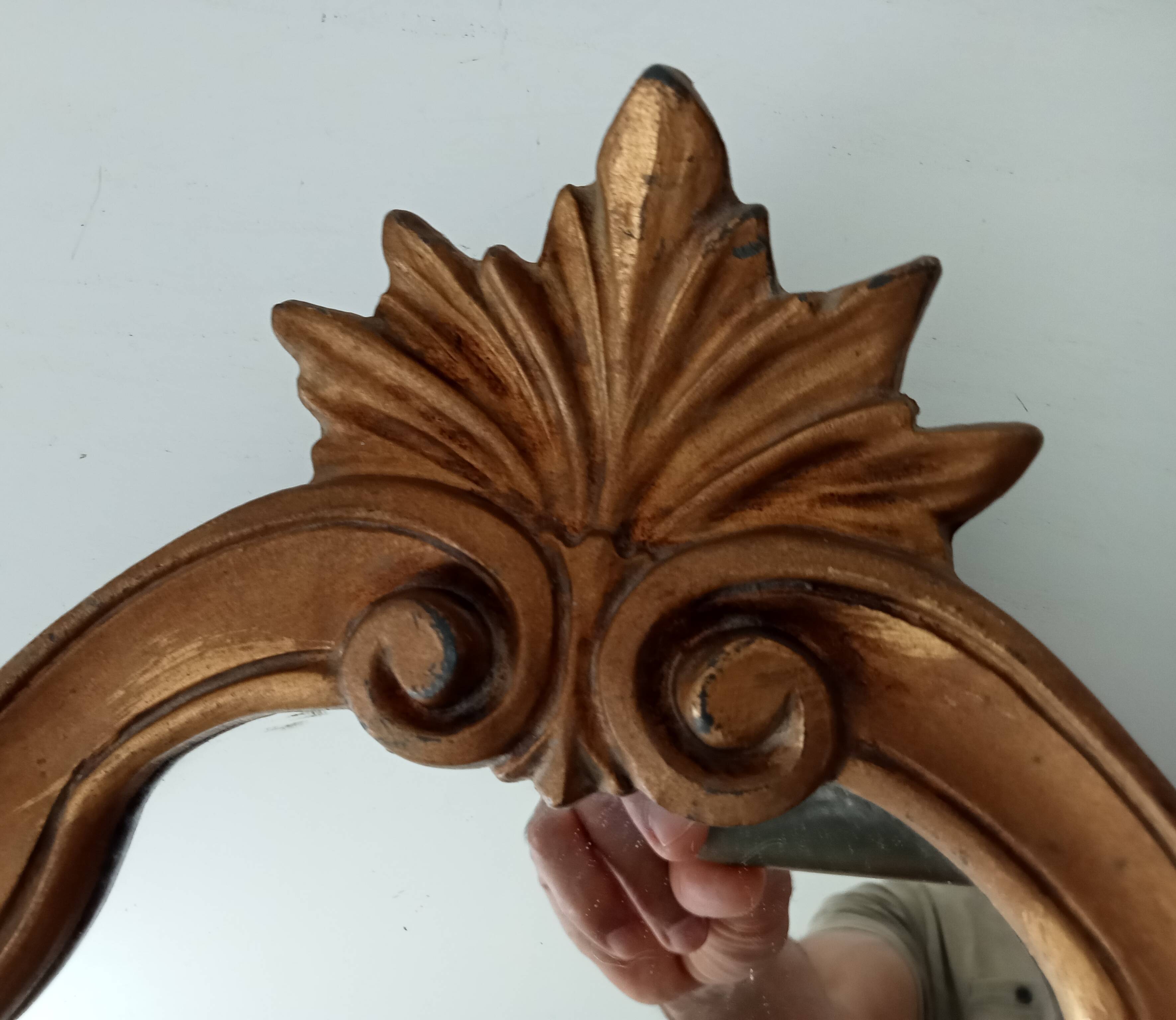 Italian baroque mirror in gilded resin from the 60s