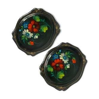 Pair of hand-painted Russian trays decorated flowers