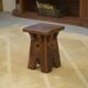 Tabouret brutaliste en chêne début 20ème
