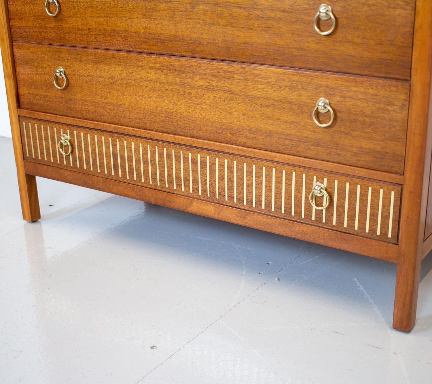 Commode en acajou des années 1950 par Heals