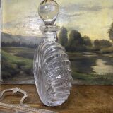 Shell-shaped carafe with a ball stopper