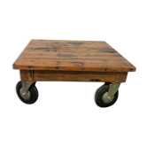 Table basse industrielle sur roues