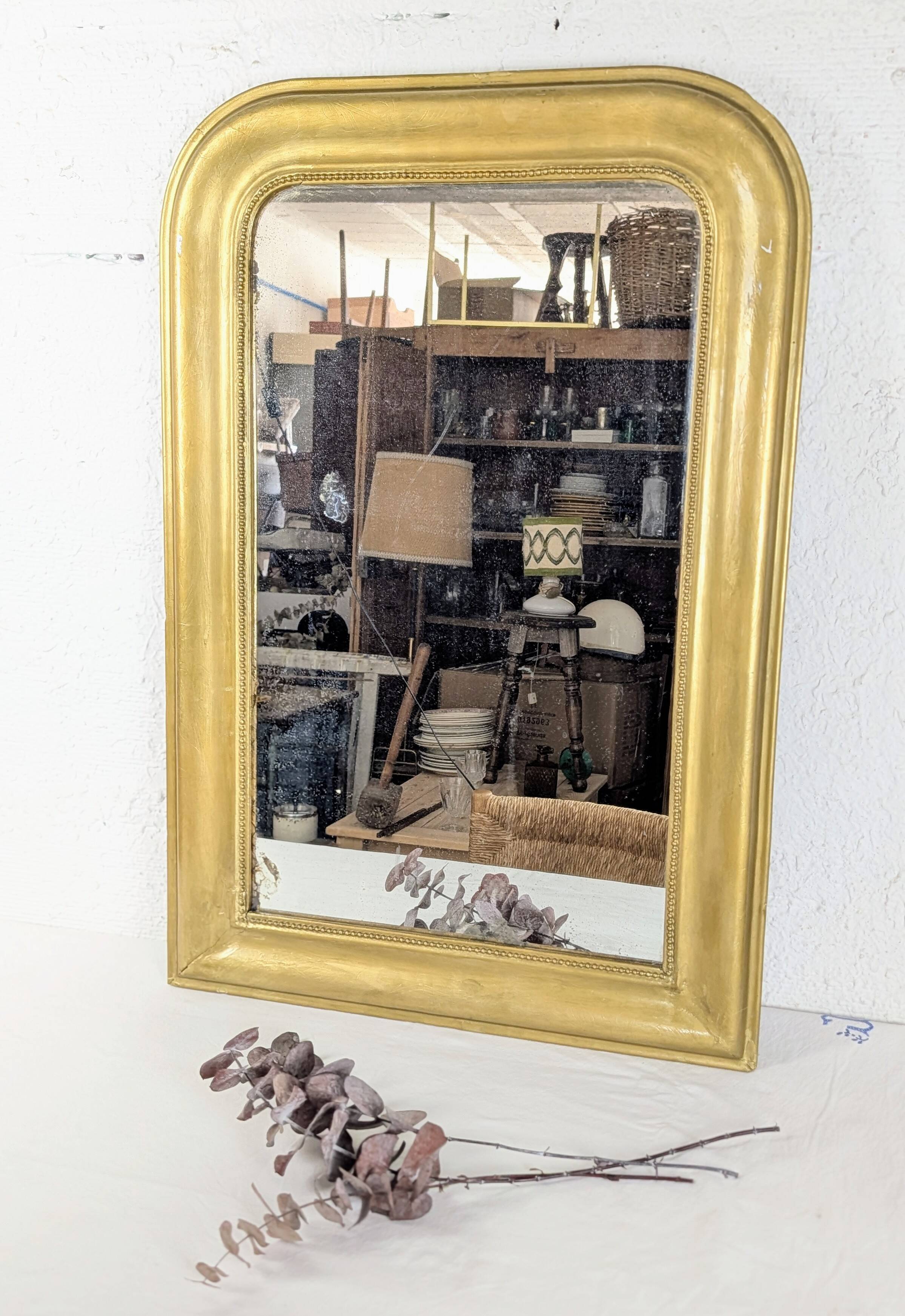 Louis-Philippe gold mirror with beaded moulding 62x92cm