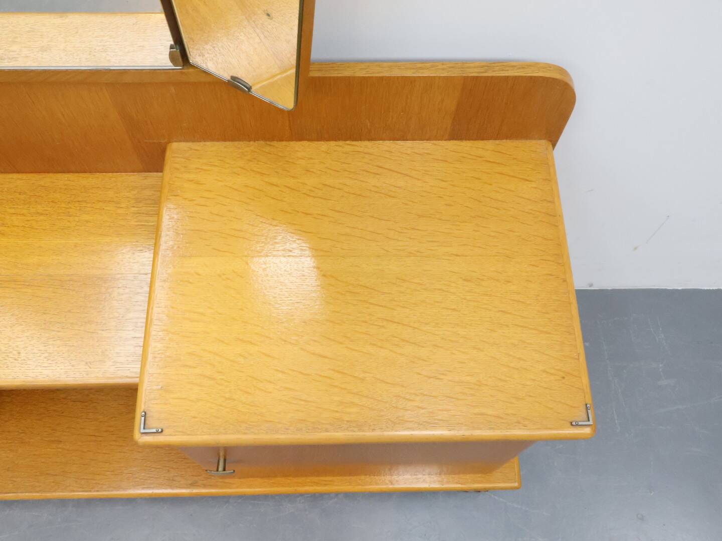 Vintage kaptafel met drieluik spiegel eiken