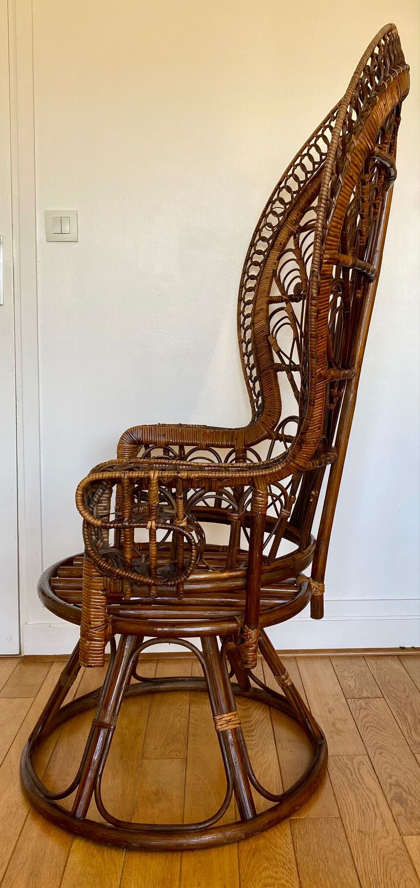 Emmanuelle adult armchair