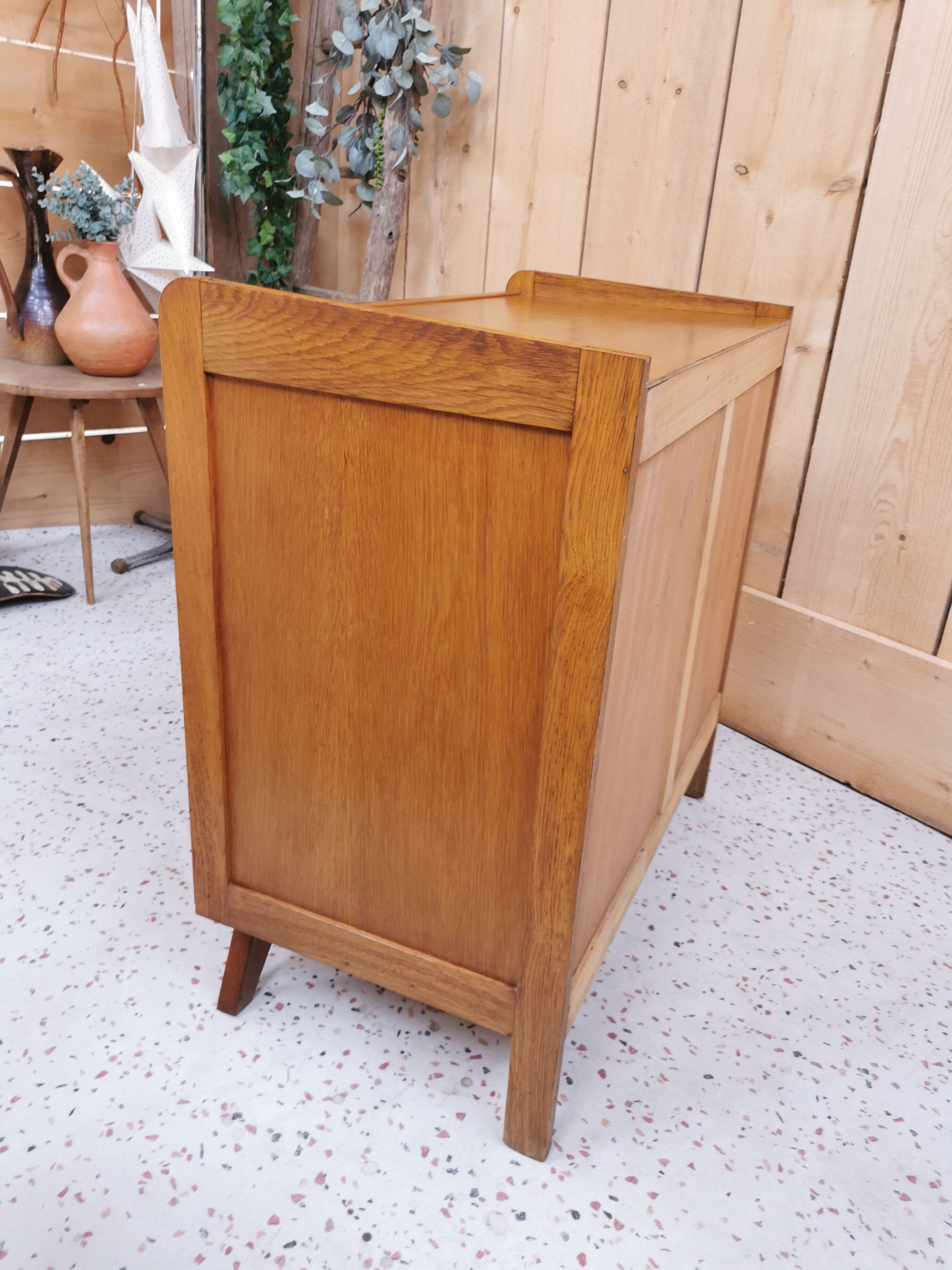 Chest of drawer compass feet