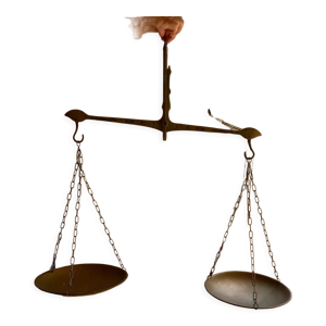 balance en laiton