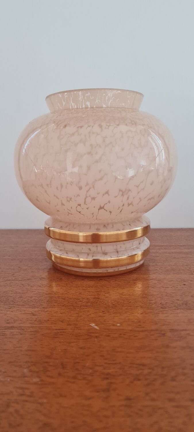 Glass vase of pink clicy 1950