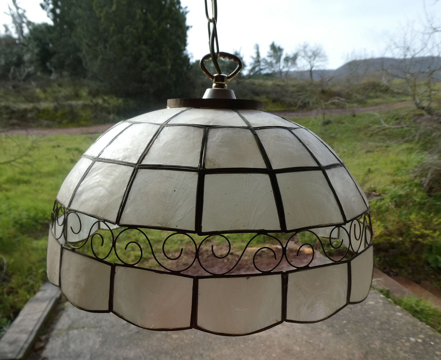 Suspension in mother-of-pearl and vintage brass