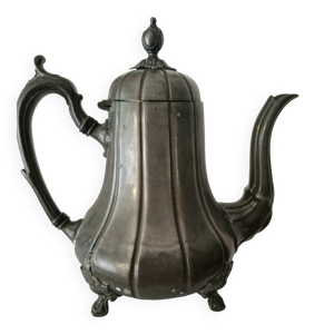 Théière ancienne en