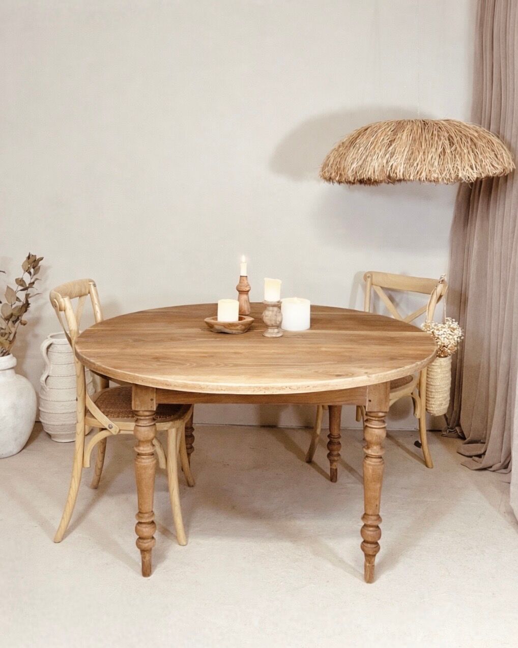 Table en bois massif restaurée