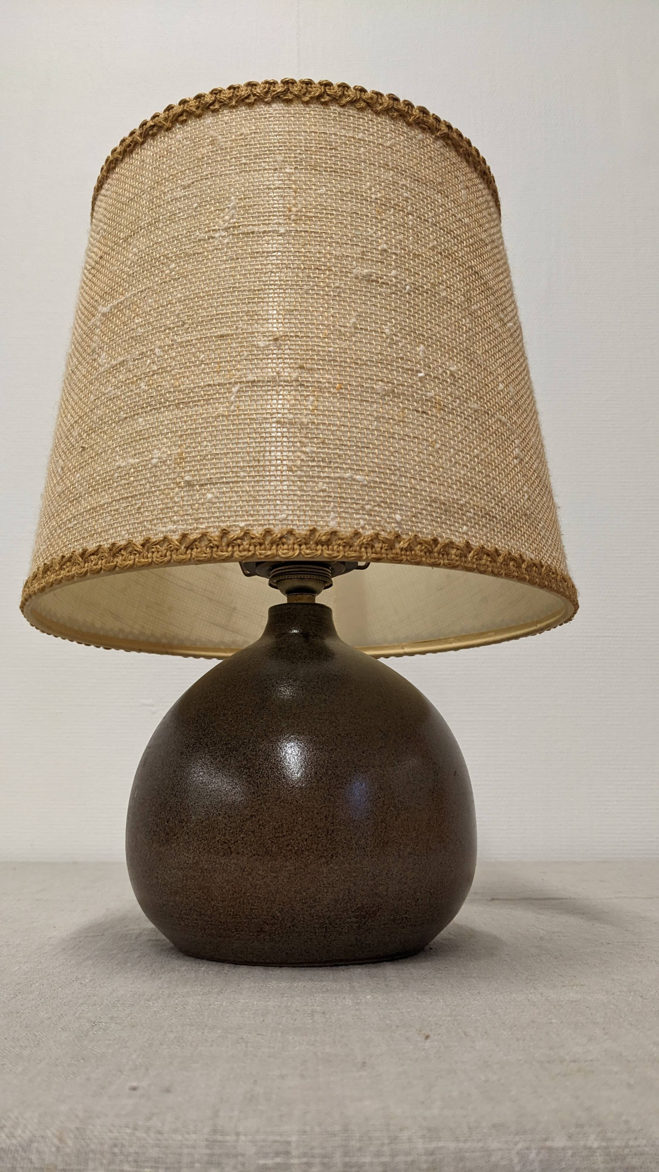 Lampe boule en terre cuite vernissée, France vers 1970