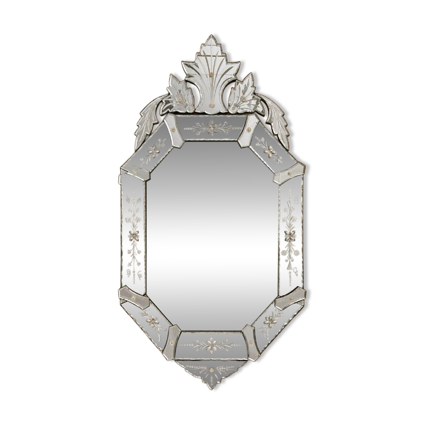 Venetian-style mirror with engraved floral decoration, mid-20th century.