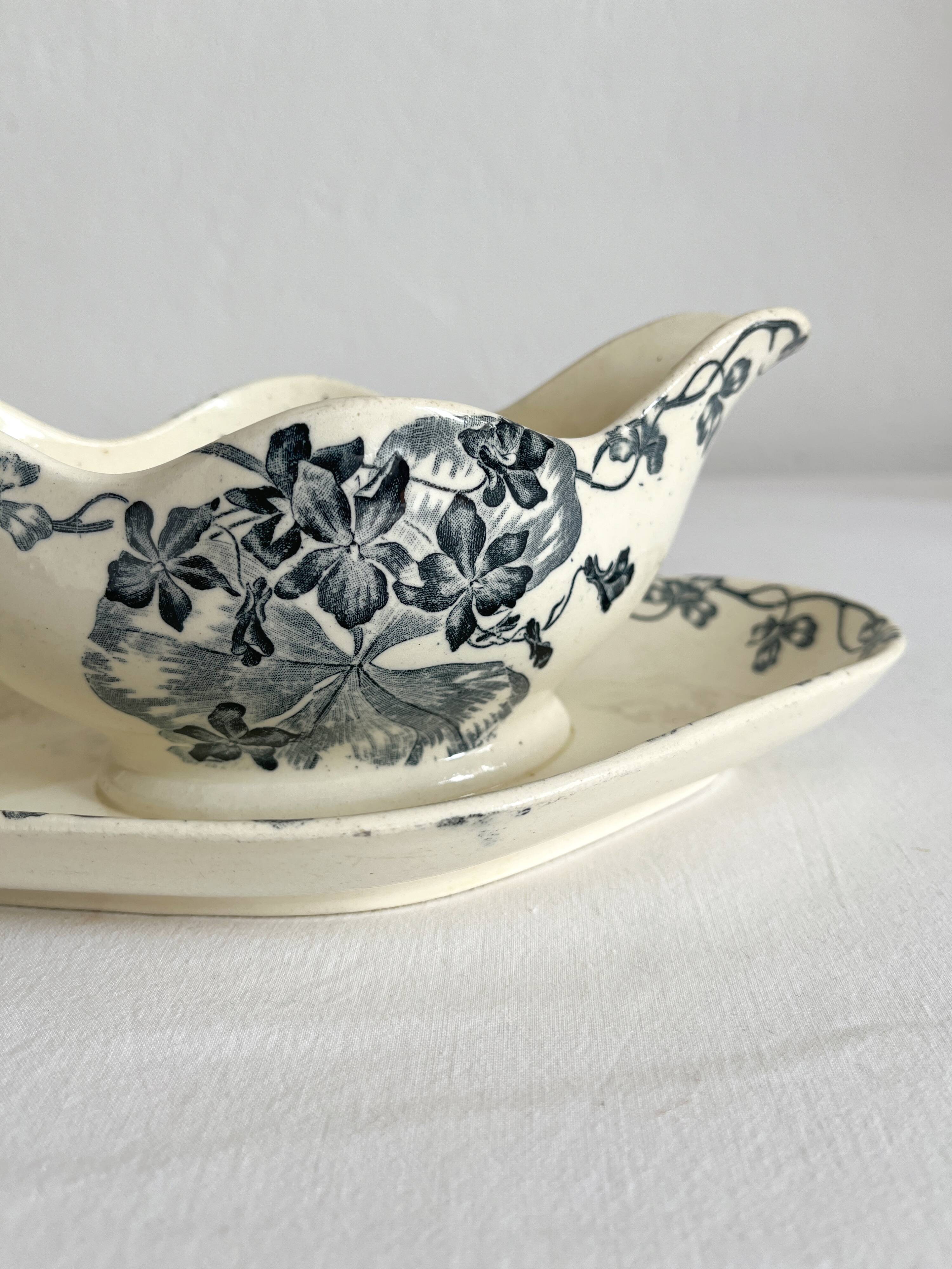 Old iron clay sauce boat "Les Violettes" Salins