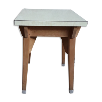 Gueridon in formica