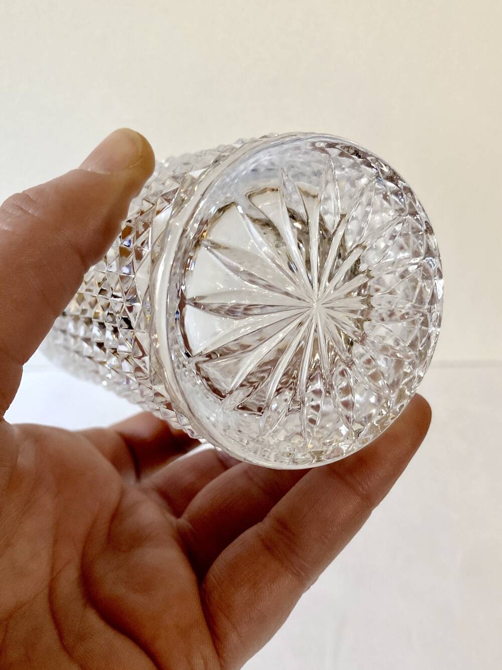 5 vintage glasses with a diamond point pattern