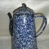 Cafetière verseuse ancienne en tôle émaillée bleu blanc