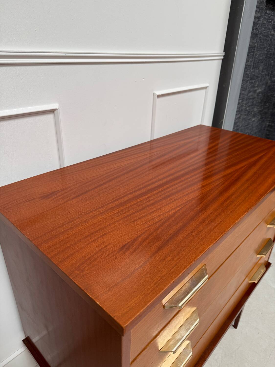 Vintage chest of drawers with spindle legs