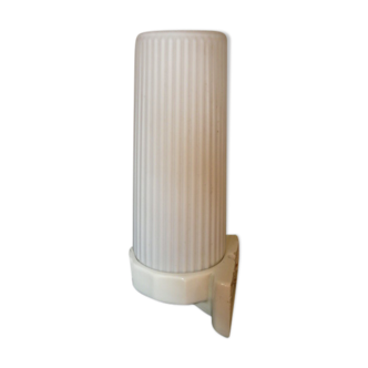 Porcelain and opaline art deco wall lamp