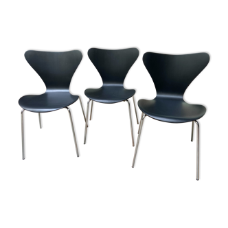 Set de 3 chaises modèle "3107" dites "série 7" d'Arne Jacobsen