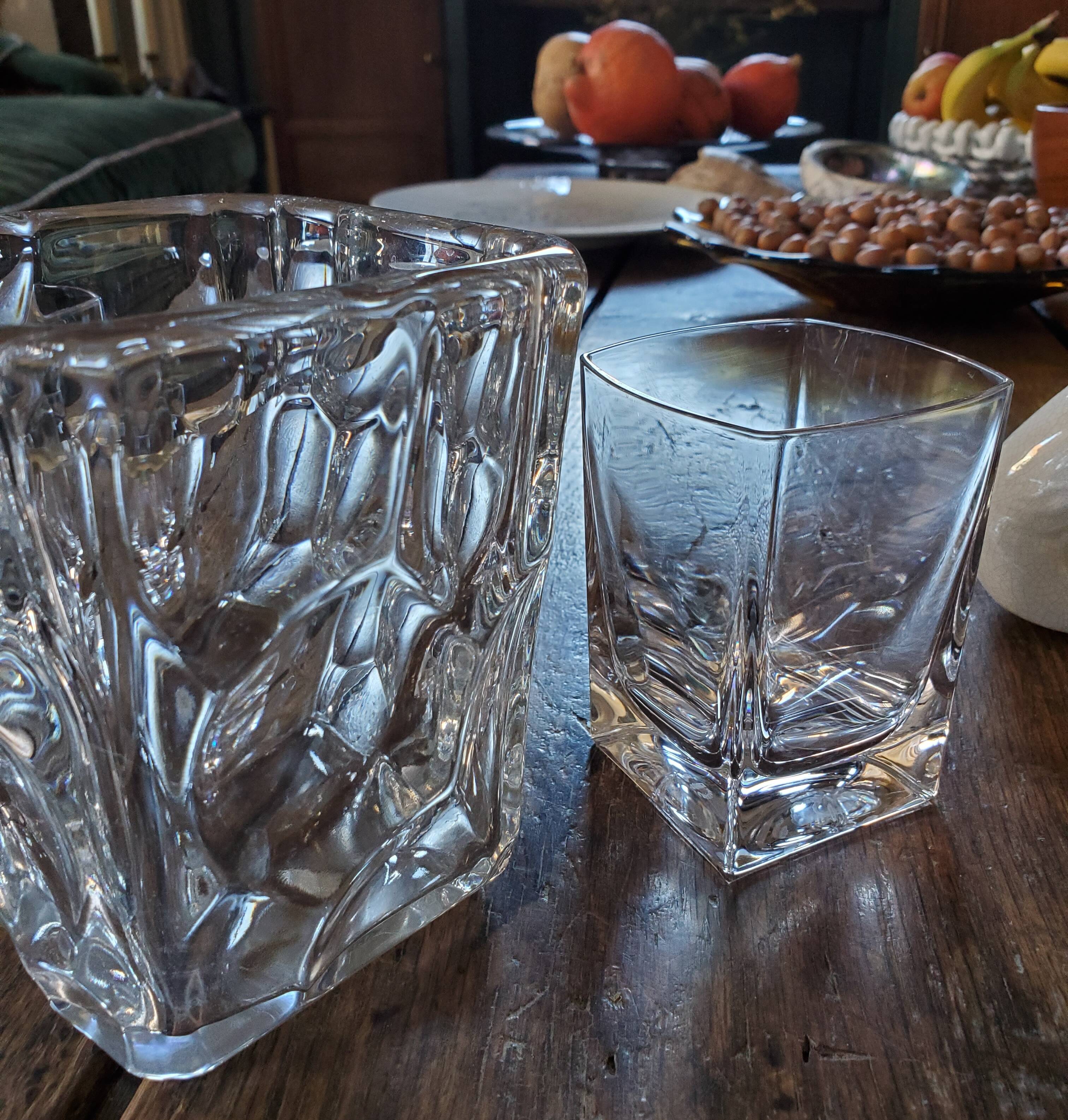 Whisky glasses and ice bucket set