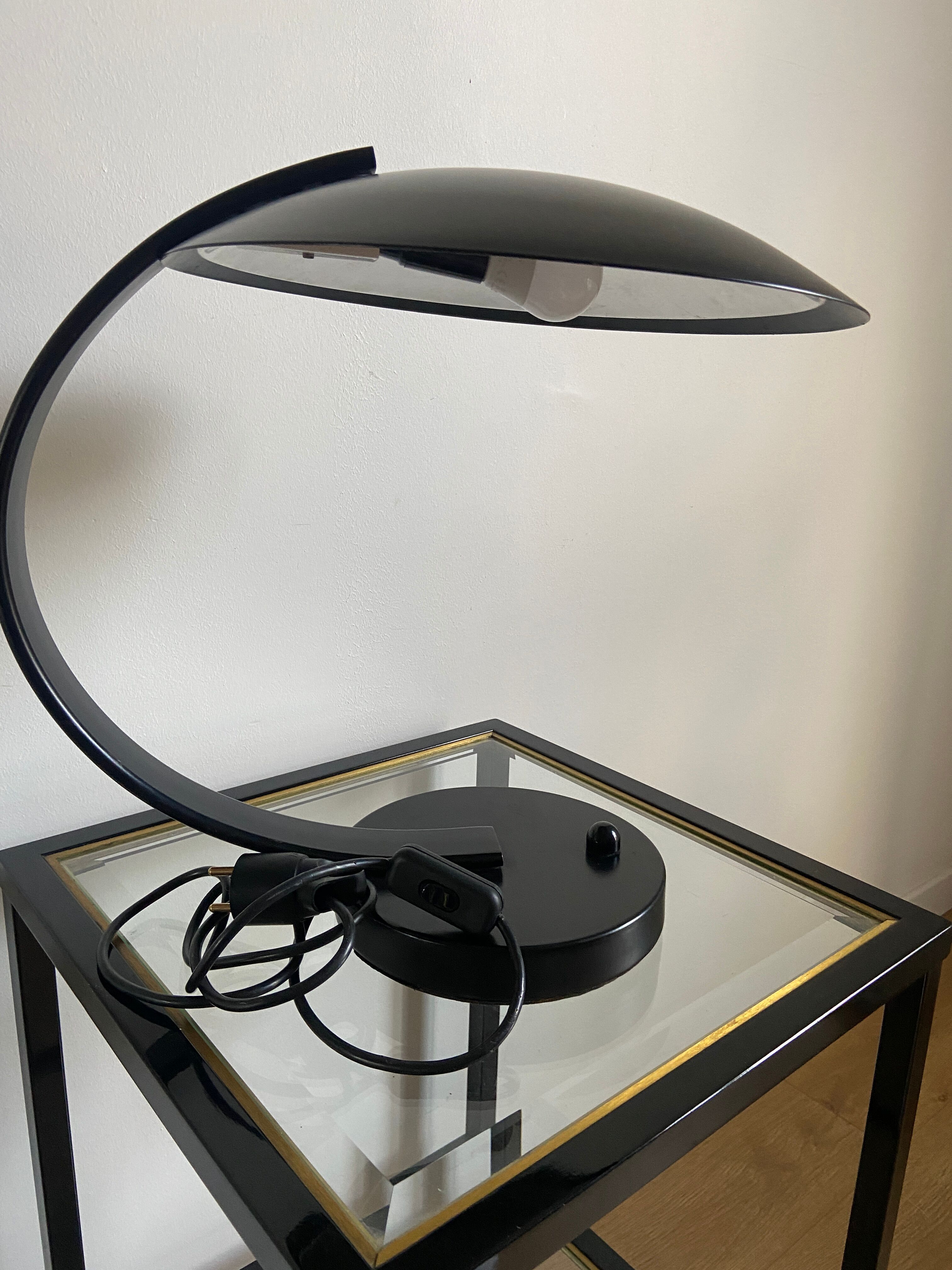 Lampe de bureau soucoupe noire par disderot pour soka made in france