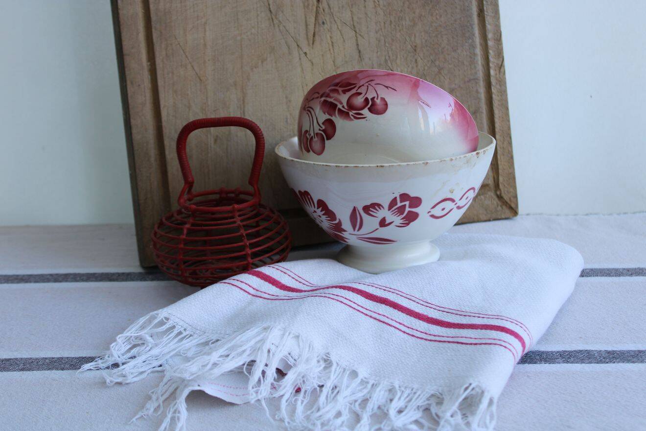 Set of 2 antique ceramic bowls