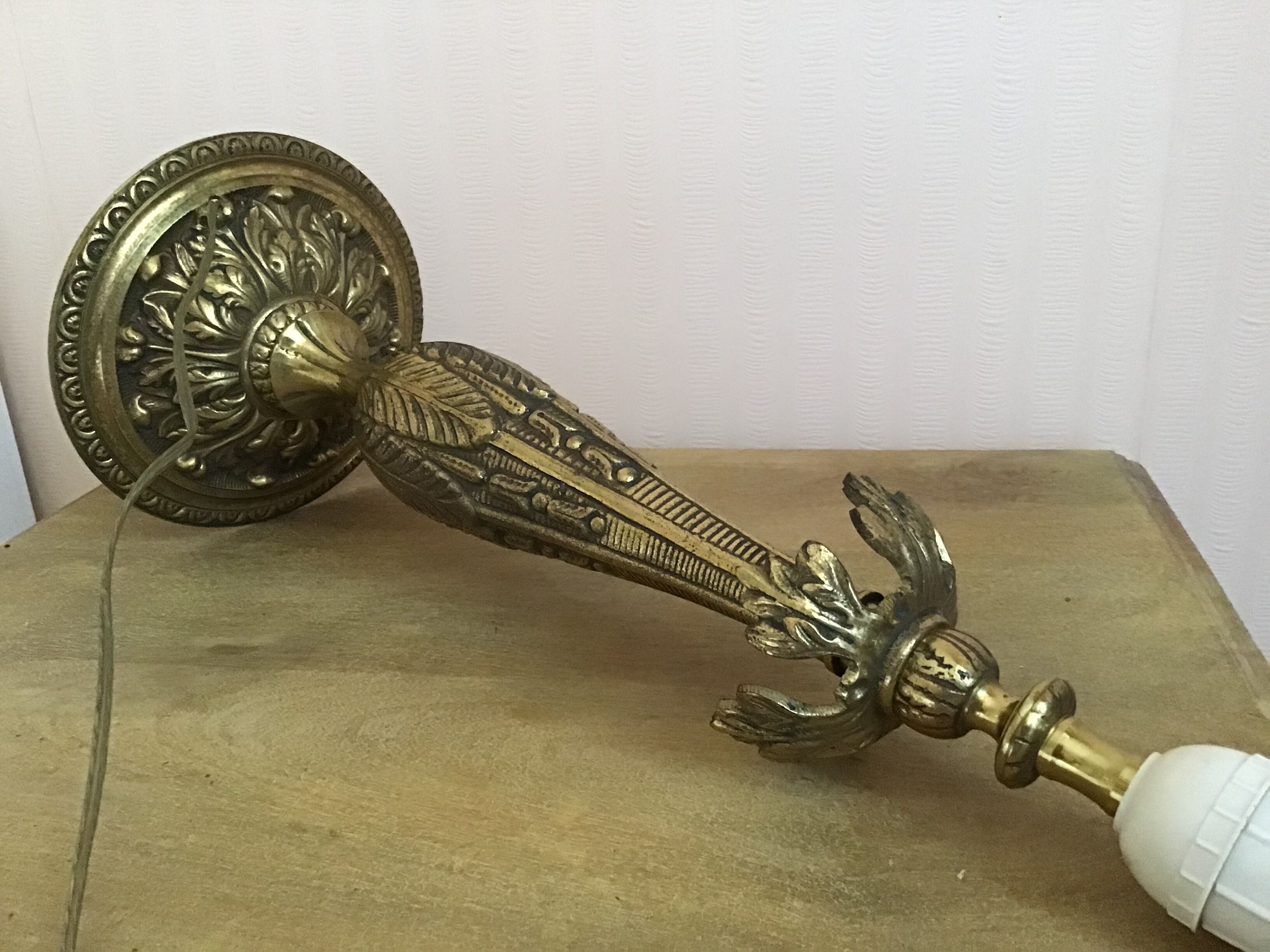 Pied de lampe en bronze