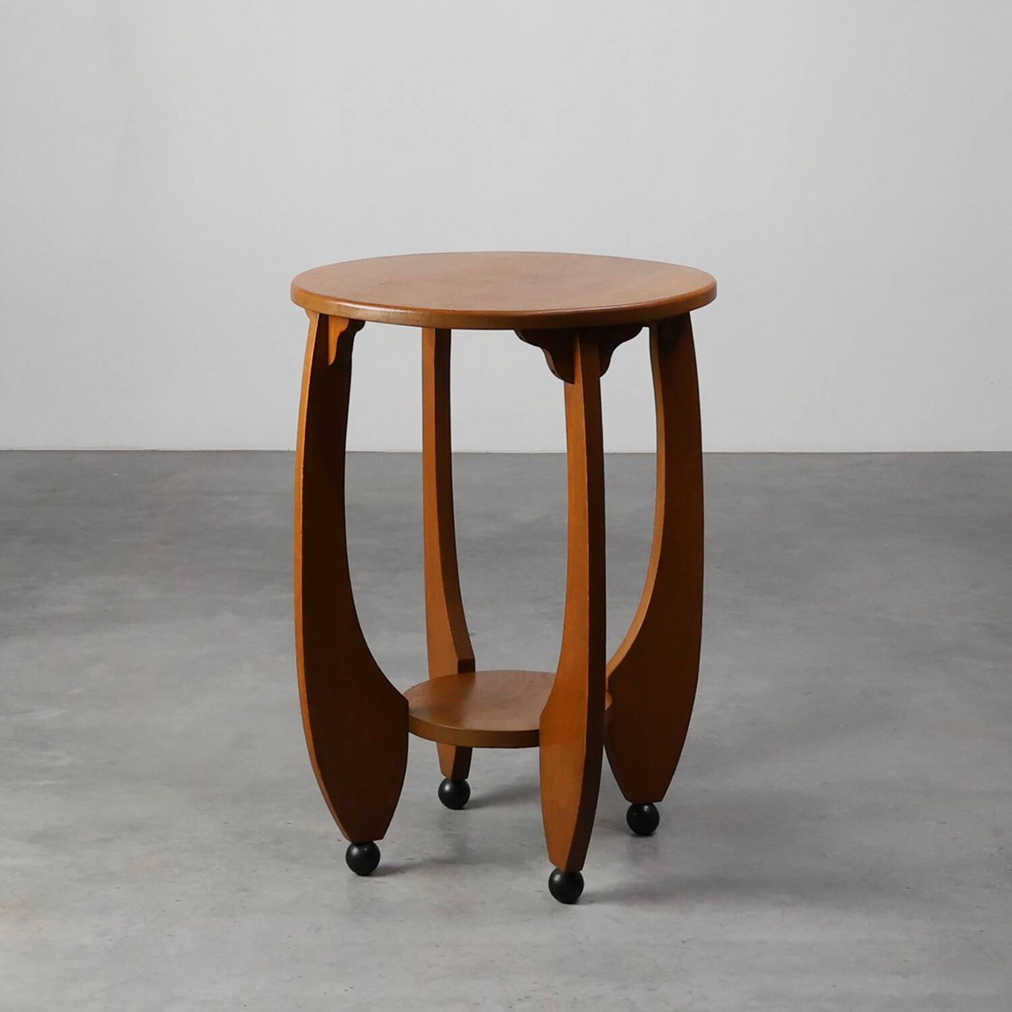 Amsterdamse School Oak round Side Table, The Netherlands, ca. 1920