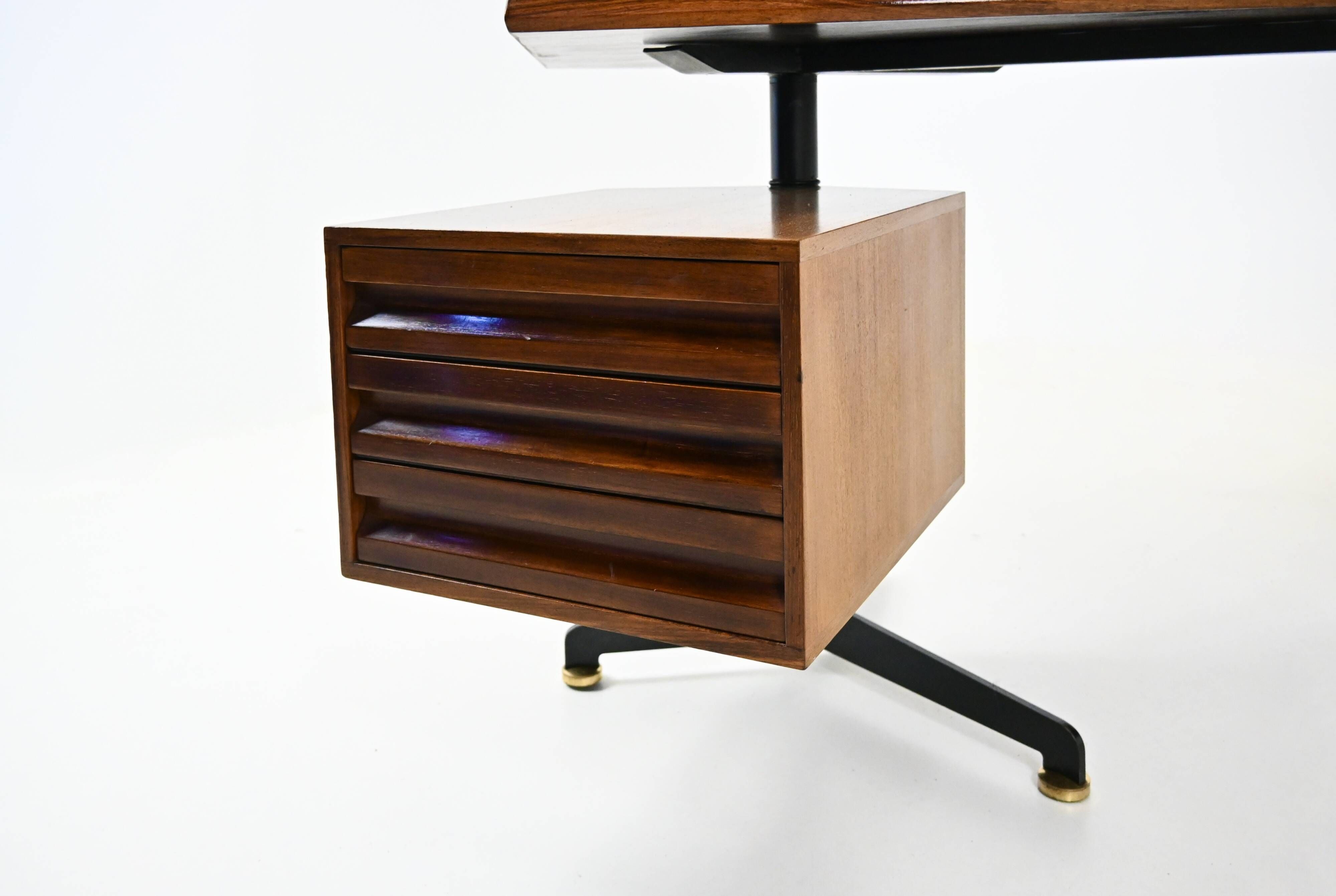 T96 "Boomerang" desk by Osvaldo Borsani for Tecno, 1960s