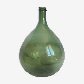 Former "lady jeanne" in blown glass, green bottle