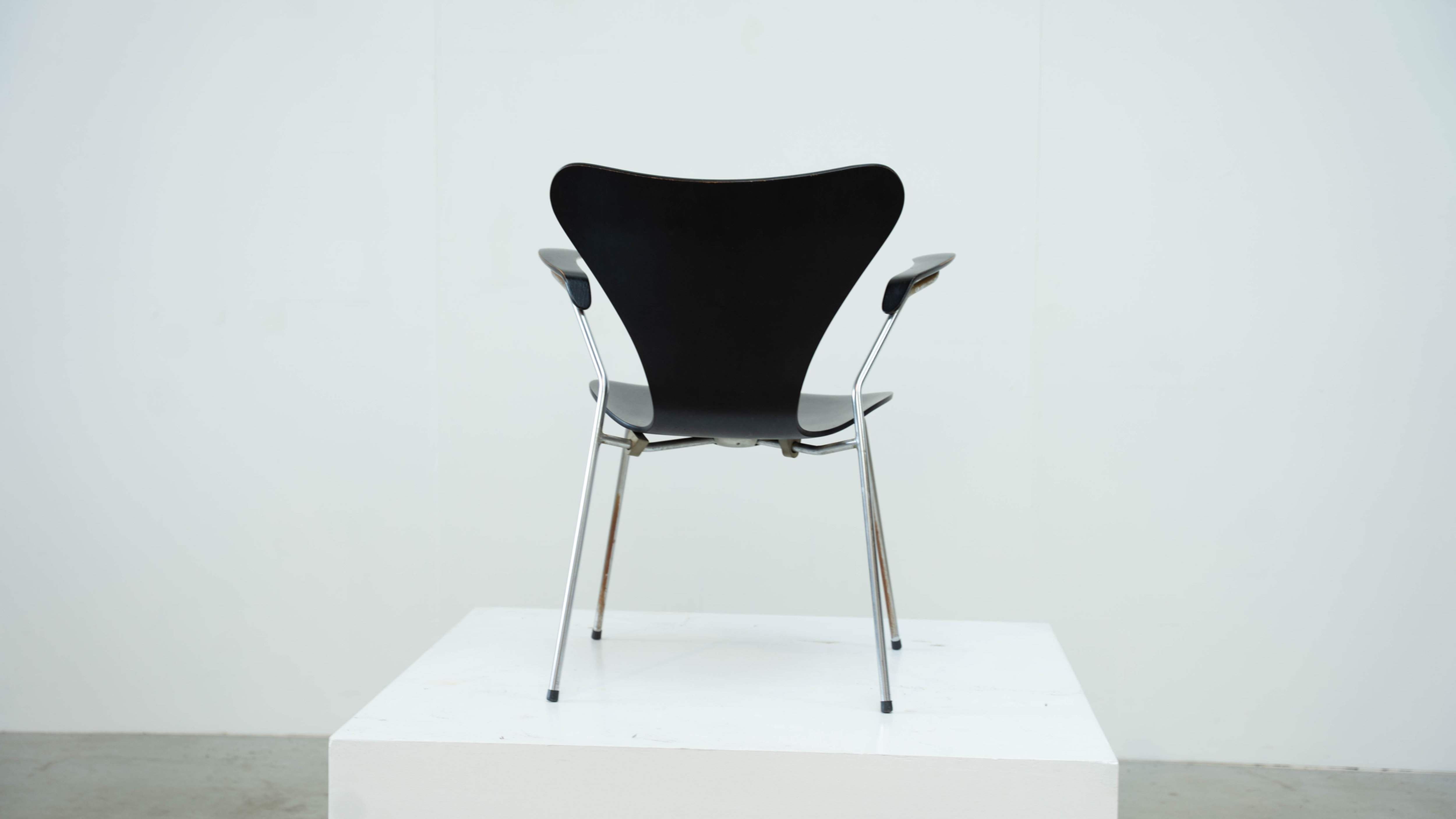3207 desk chair by Arne Jacobsen for Fritz Hansen