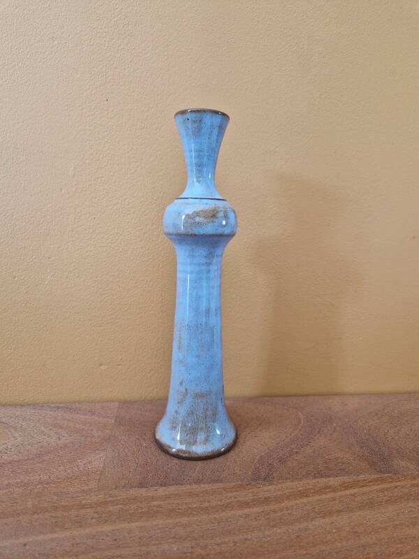 Jean François Descombes (Born in 1940) in Vallauris - Single-flower vase in blue enameled ceramic with reflections