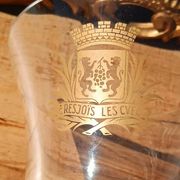 Grand verre de dégustation ancien blason doré – signé Jeanne Châtel
