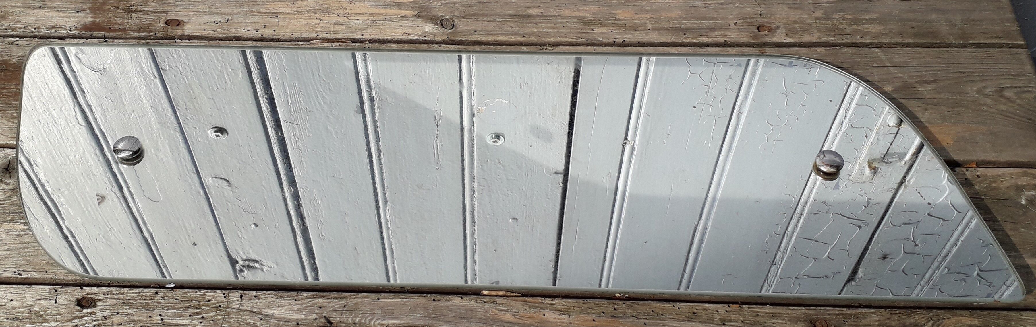 Free-form mirror 20x65 cm