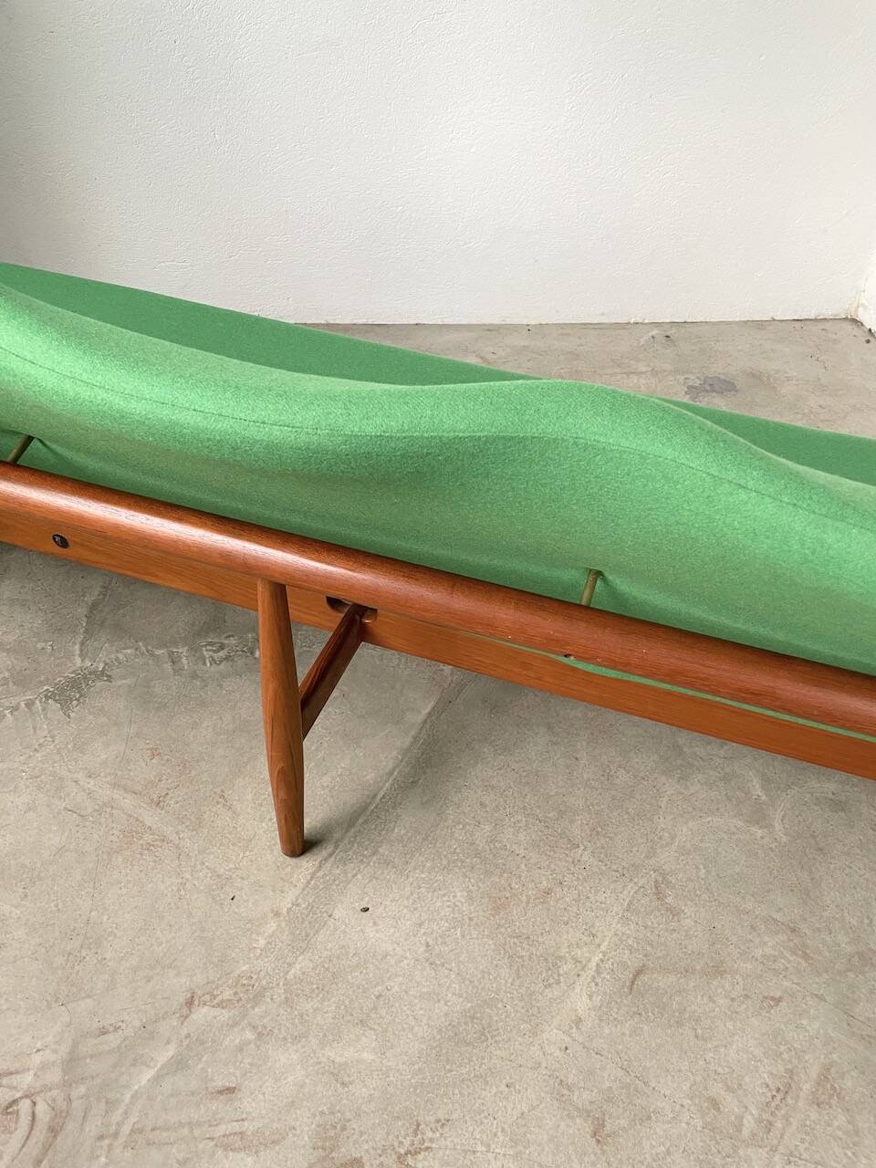 Finn Juhl three-seater bench “Japan” model France & Son