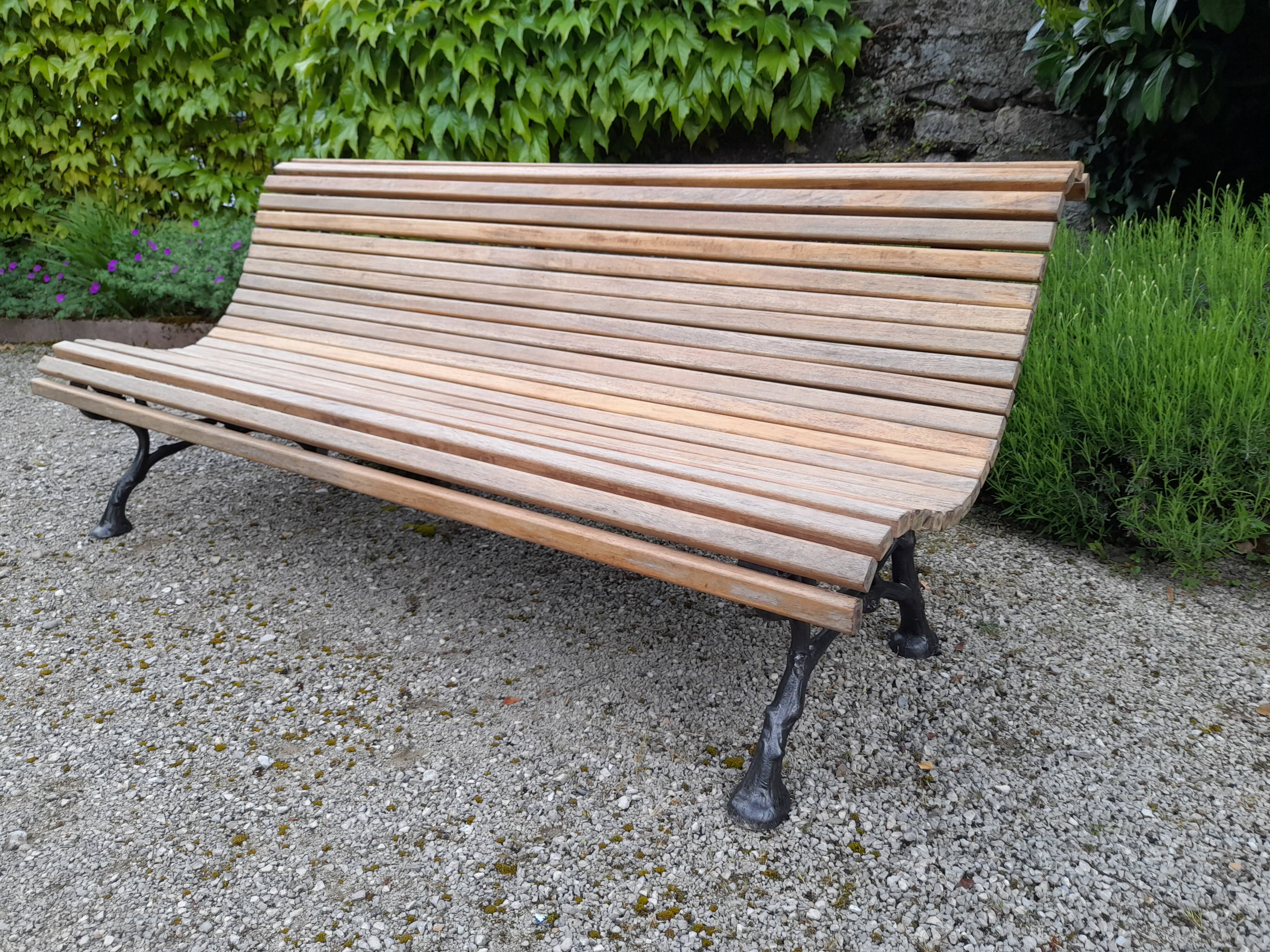 Banc de jardin ancien