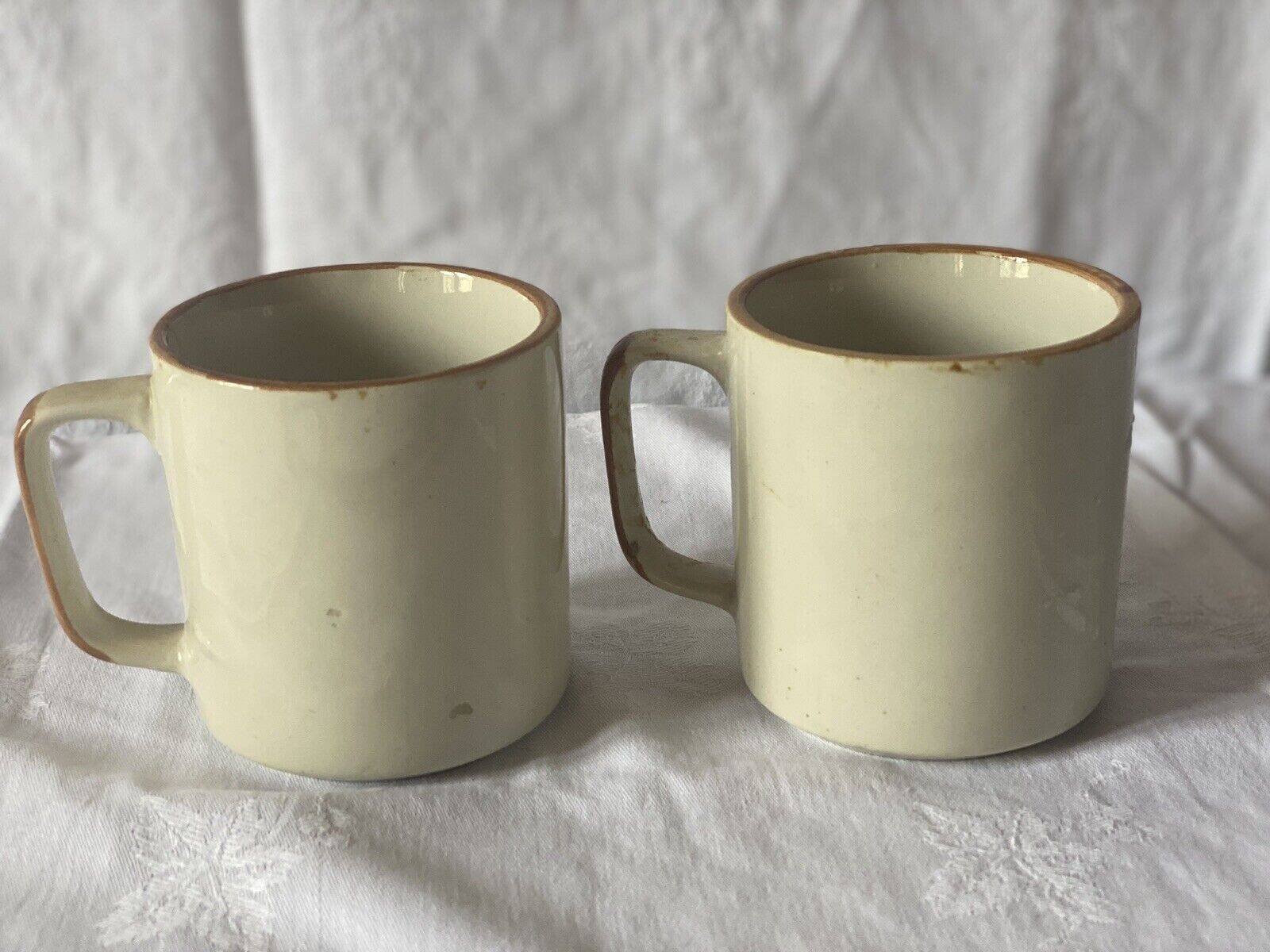 Lot 2 vintage floral mugs